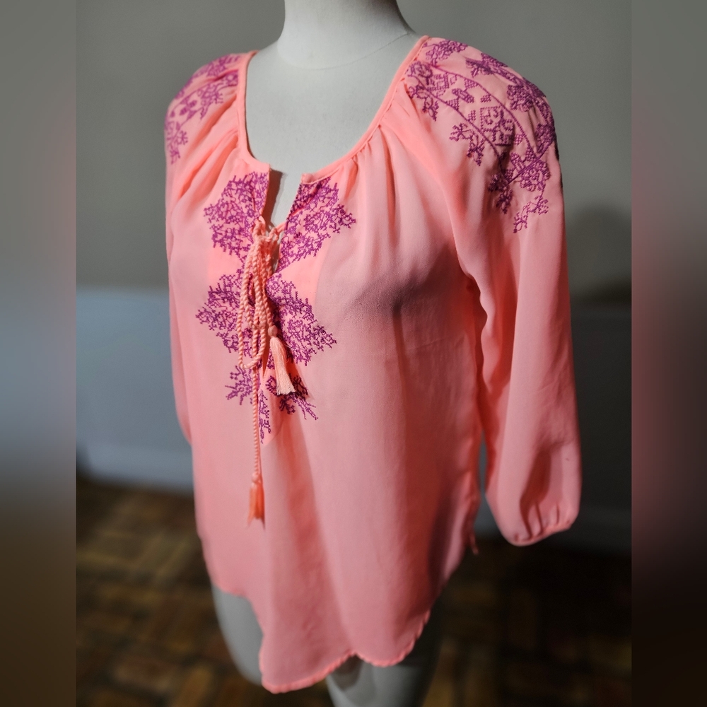 American Eagle Outfitters Lightweight Embroidery Top XS